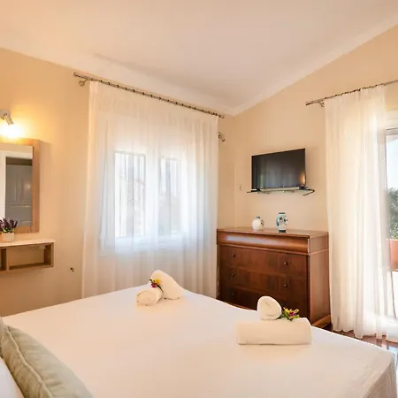 Marifei * Kato Korakiana